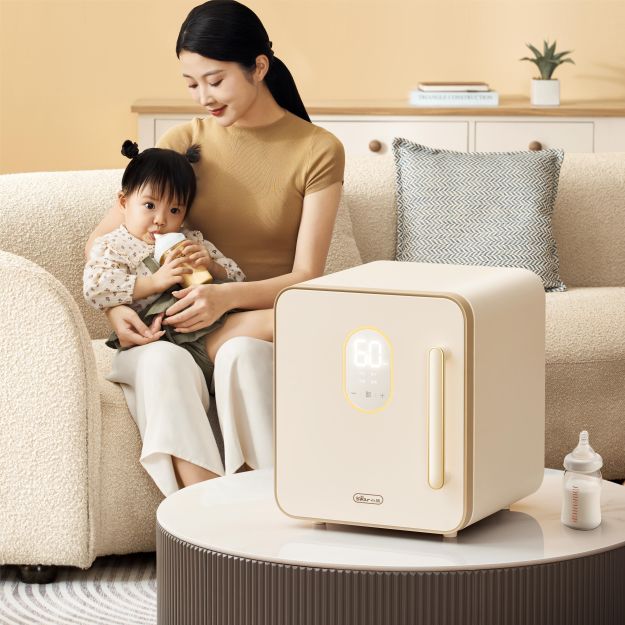 嬰童小家電之小熊‘光立方’奶瓶消毒器，助力寶寶茁壯成長